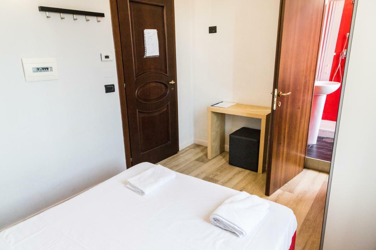 Backpackers Piramide Hostel Rome Exterior photo