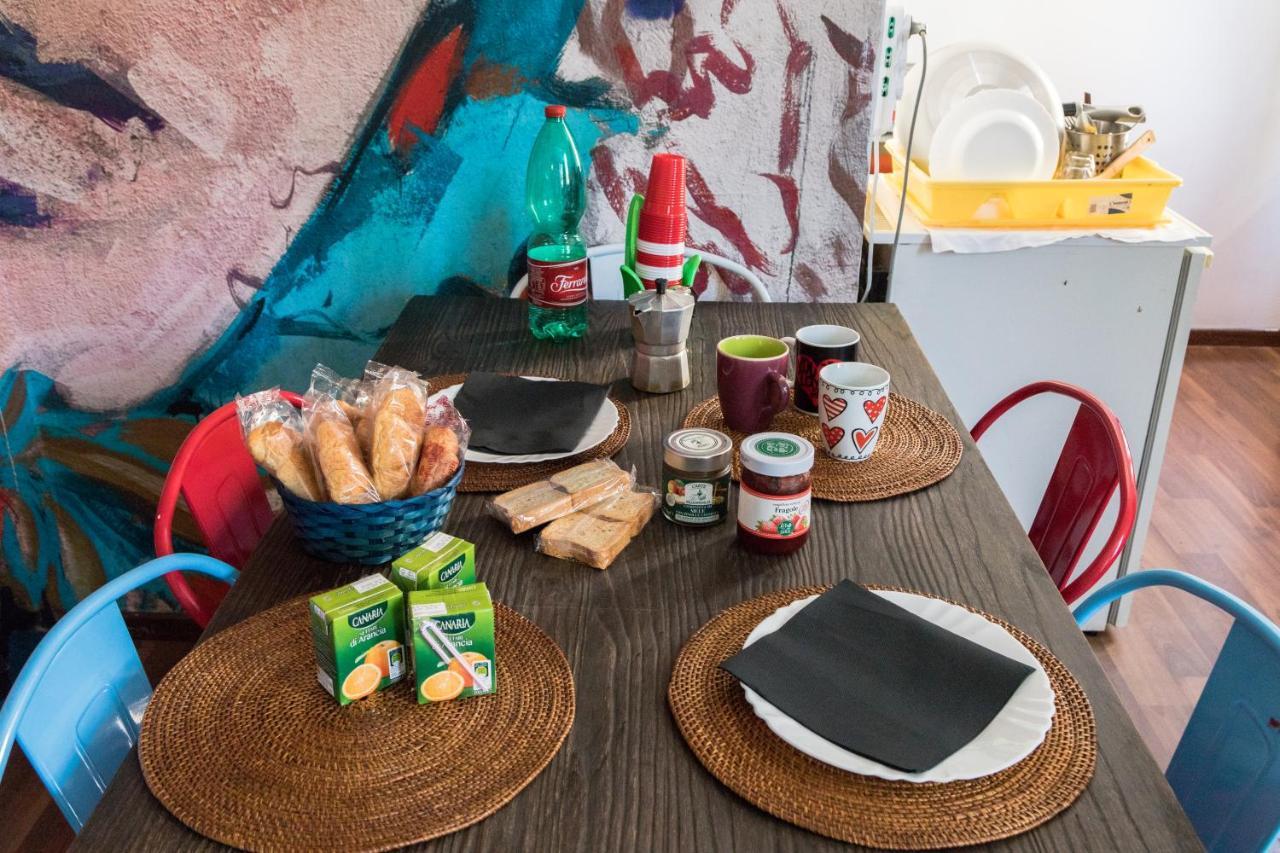 Backpackers Piramide Hostel Rome Exterior photo
